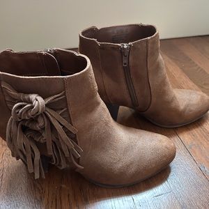 fergalicious by fergie brand shoes, brown, slightly worn, size 8